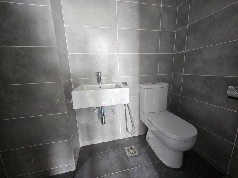 Service Residence for Rent at Serviced Residence @ The Louvre @ Country Heights - Amirruddin . - Bathroom - PropertyGuru.com.my