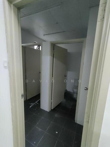 Shop / Office untuk Disewa di Johor Bahru (Johor) - David Ong - Bathroom - PropertyGuru.com.my