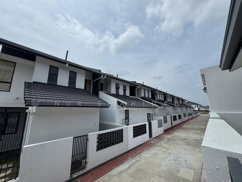 Rumah Teres 2-Tingkat untuk Disewa di Elmina (Shah Alam) - Nur Shahidah - PropertyGuru.com.my