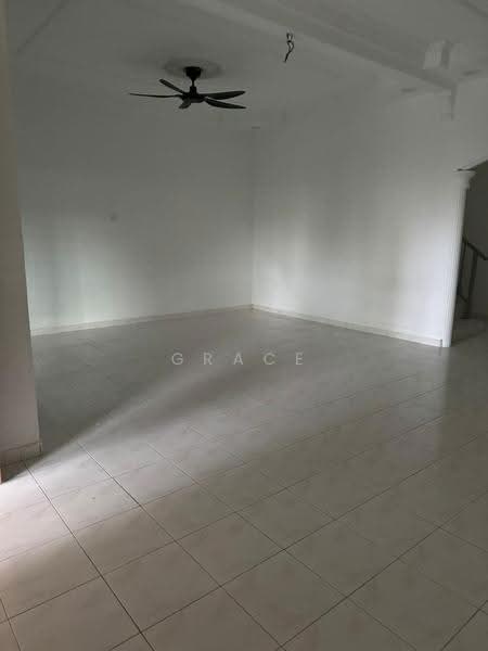 2-storey Terraced House for Rent in Taman Sri Kluang (Kluang) - Grace Fan - Living Room - PropertyGuru.com.my
