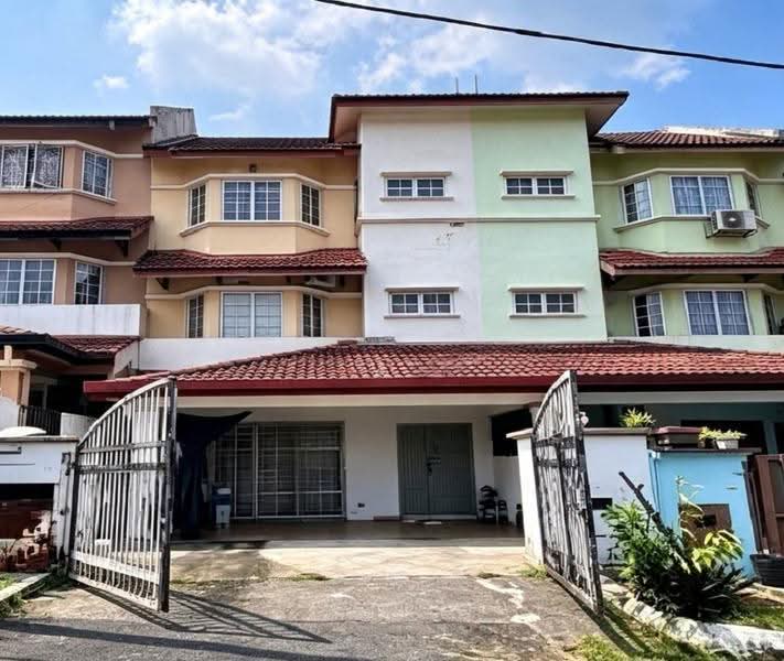 2.5-storey Terraced House for Sale in Taman Minang Ria (Cheras) - A Chong - Exterior - PropertyGuru.com.my