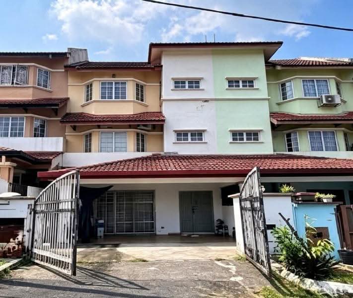 2.5-storey Terraced House for Sale in Taman Minang Ria (Cheras) - A Chong - Exterior - PropertyGuru.com.my