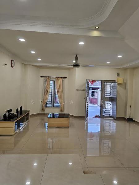 2-storey Terraced House for Rent in Bandar Sungai Long (Selangor) - Stella Lee - Living Room - PropertyGuru.com.my