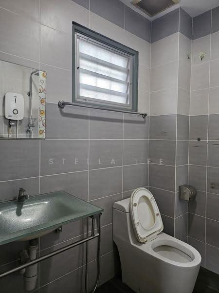 2-storey Terraced House for Rent in Bandar Sungai Long (Selangor) - Stella Lee - Bathroom - PropertyGuru.com.my