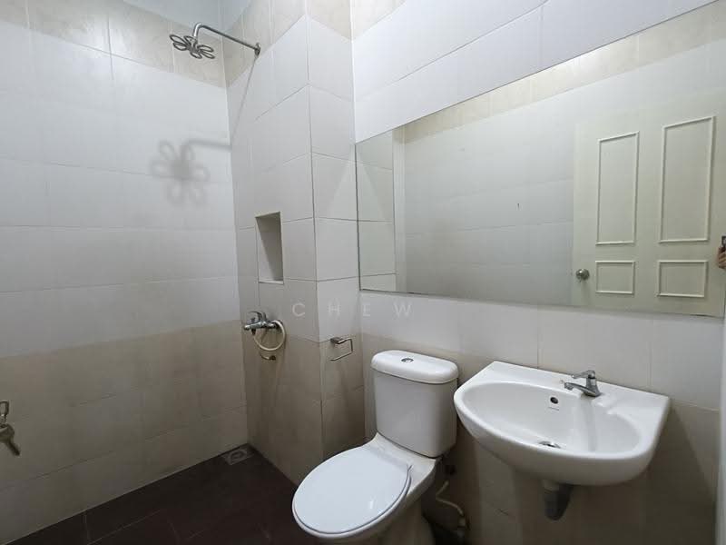 Cluster House for Rent in Austin Heights (Tebrau) - Chew Chee Yee - Bathroom - PropertyGuru.com.my