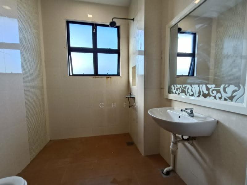 Cluster House for Rent in Austin Heights (Tebrau) - Chew Chee Yee - Bathroom - PropertyGuru.com.my