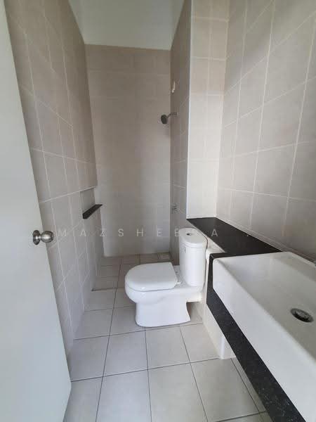 Rumah Teres 2-Tingkat untuk Disewa di Eco Forest (Semenyih) - Mazsheera . - Bathroom 1 - PropertyGuru.com.my