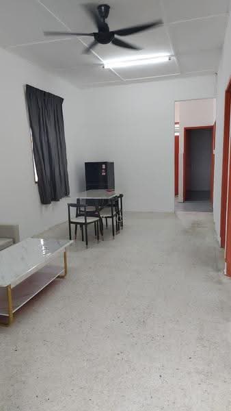 1-storey Terraced House for Rent in Taman Johor Jaya (Johor Bahru) - YC Fung - Living Room - PropertyGuru.com.my