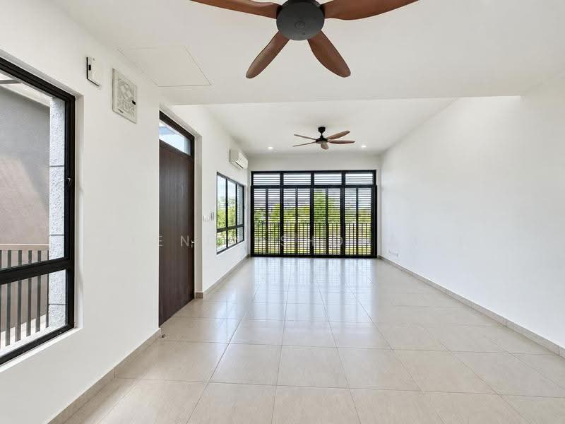 Rumah Teres 3-Tingkat untuk Dijual di Cyberjaya (Selangor) - Effendy Shohaili - Living Room - PropertyGuru.com.my