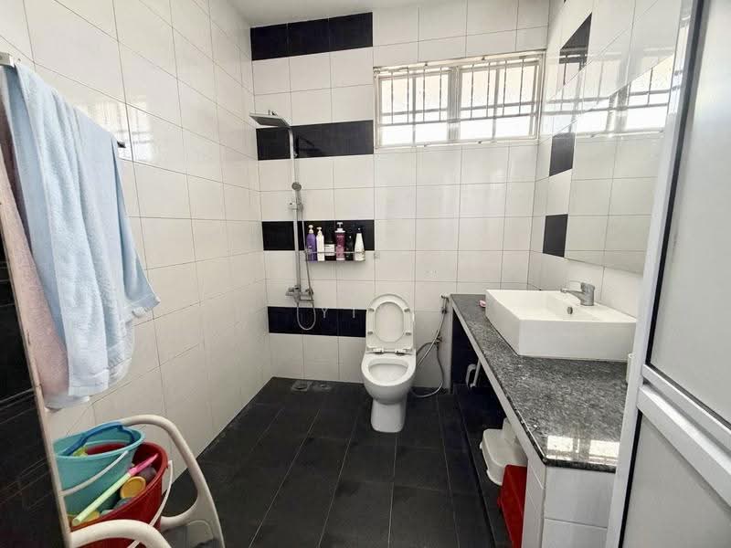 2-storey Terraced House for Sale in Taman Perling (Perling) - Yik Tat - Bathroom - PropertyGuru.com.my