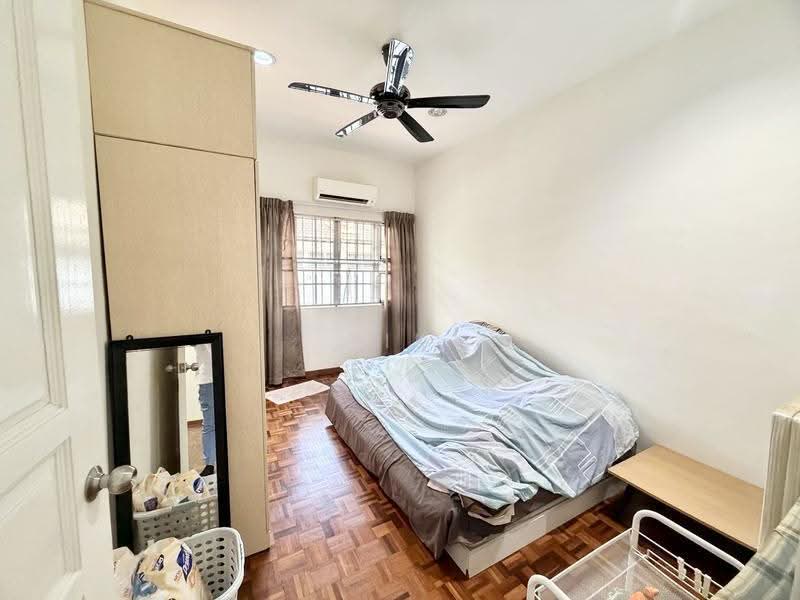 2-storey Terraced House for Sale in Taman Perling (Perling) - Yik Tat - Bedroom - PropertyGuru.com.my