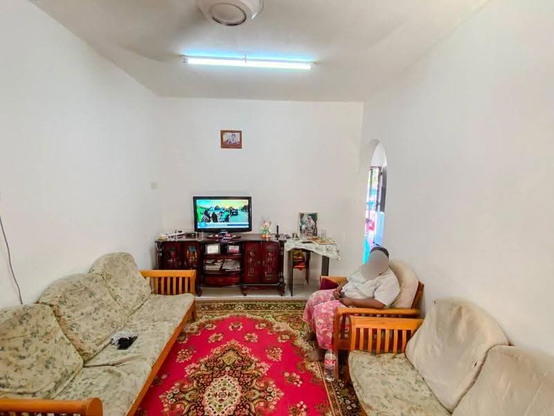 Flat for Sale at Taman Bukit Mewah - Muz Hafiz - Living Room - PropertyGuru.com.my