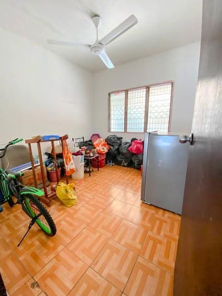 Flat for Sale at Taman Bukit Mewah - Muz Hafiz - Bedroom - PropertyGuru.com.my