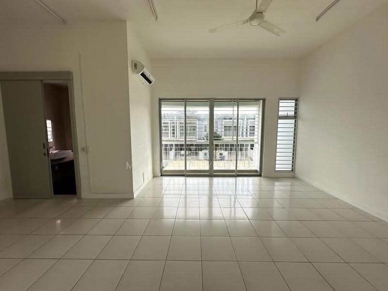 Rumah Teres 2-Tingkat untuk Dijual di Bandar Saujana Putra (Tanjong Duabelas) - Miki You - Living Room - PropertyGuru.com.my