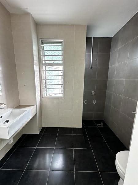 Rumah Teres 2-Tingkat untuk Dijual di Bandar Saujana Putra (Tanjong Duabelas) - Miki You - Bathroom - PropertyGuru.com.my