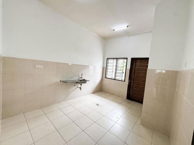 Rumah Teres 2-Tingkat untuk Dijual di Nilai 3 (Nilai) - Muz Hafiz - Kitchen - PropertyGuru.com.my