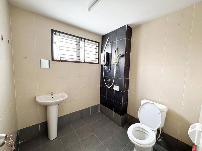 Rumah Teres 2-Tingkat untuk Dijual di Nilai 3 (Nilai) - Muz Hafiz - Bathroom - PropertyGuru.com.my