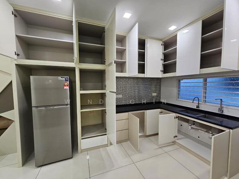 2-storey Terraced House for Sale in Taman Putra Impiana (Puchong) - Wendy Chin - Kitchen - PropertyGuru.com.my