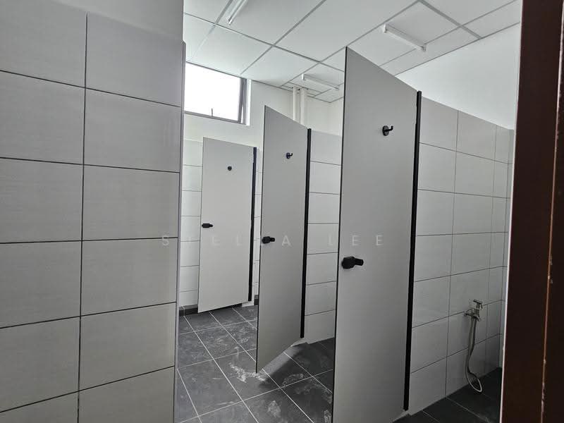 Kilang Terpisah untuk Dijual di Balakong (Selangor) - Stella Lee - Bathroom - PropertyGuru.com.my