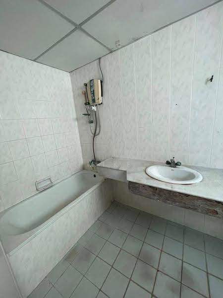 Condominium for Rent at Leader Garden - Mike Kuar - Bathroom - PropertyGuru.com.my