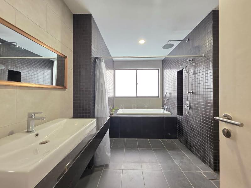 Rumah Teres untuk Disewa di Tamansari (Rawang) - Mandy Cheow - Bathroom - PropertyGuru.com.my