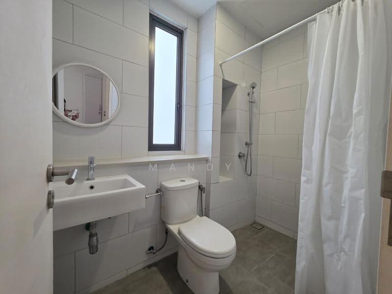 Rumah Teres untuk Disewa di Tamansari (Rawang) - Mandy Cheow - Bathroom - PropertyGuru.com.my