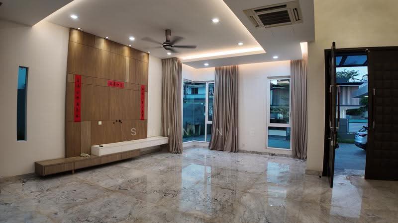 Bungalow House untuk Dijual di Taman Equine (Seri Kembangan) - Shin Nie - Living Room - PropertyGuru.com.my
