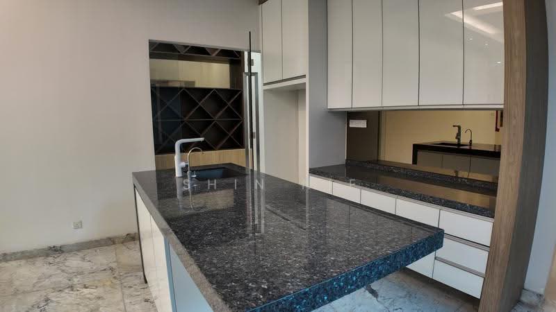 Bungalow House untuk Dijual di Taman Equine (Seri Kembangan) - Shin Nie - Kitchen - PropertyGuru.com.my