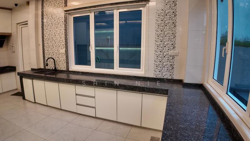 Bungalow House untuk Dijual di Taman Equine (Seri Kembangan) - Shin Nie - Kitchen - PropertyGuru.com.my