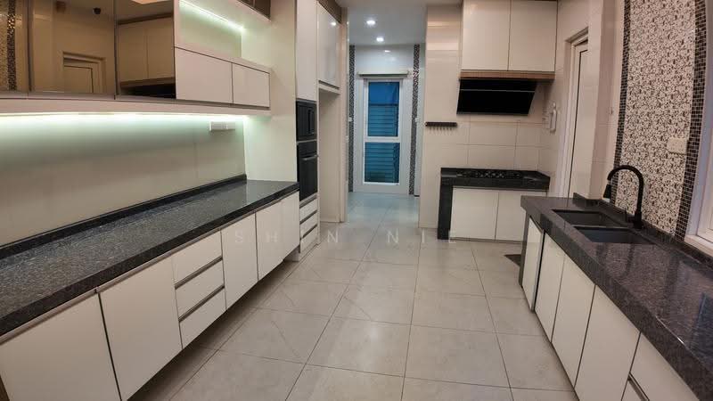 Bungalow House untuk Dijual di Taman Equine (Seri Kembangan) - Shin Nie - Kitchen - PropertyGuru.com.my