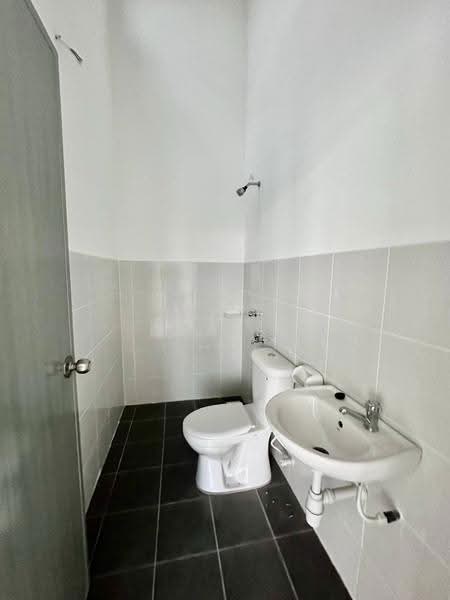 2-storey Terraced House for Sale in Pontian (Johor) - Daniel Yong - Bathroom - PropertyGuru.com.my