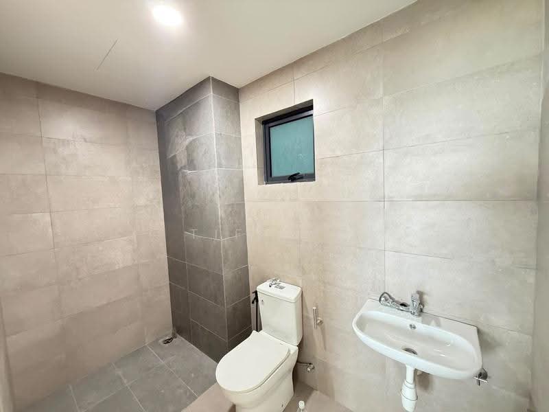 Kondominium untuk Dijual di Mori Residences - Tiffany Yang - Bathroom (Master Bedroom) - PropertyGuru.com.my