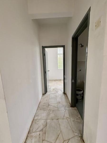 Bungalow House untuk Dijual di Pantai Sepang Putra (Sepang) - Hartini Binti Ismail - Corridor - PropertyGuru.com.my