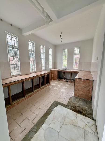 Bungalow House untuk Dijual di Pantai Sepang Putra (Sepang) - Hartini Binti Ismail - Kitchen - PropertyGuru.com.my