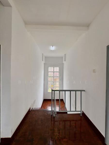 Bungalow House untuk Dijual di Pantai Sepang Putra (Sepang) - Hartini Binti Ismail - Corridor - PropertyGuru.com.my
