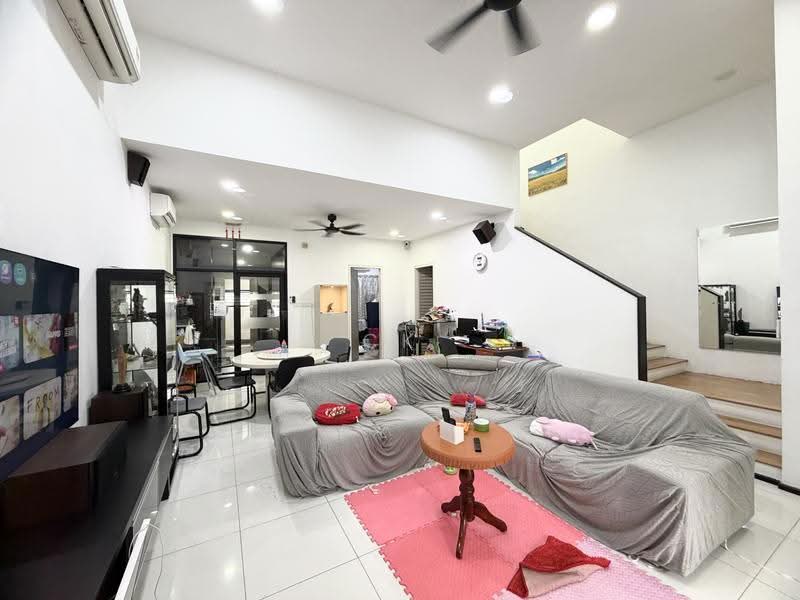 2-storey Terraced House for Sale in Bandar Kinrara Seksyen 8 (Bandar Kinrara) - CK Yee - Living Room - PropertyGuru.com.my