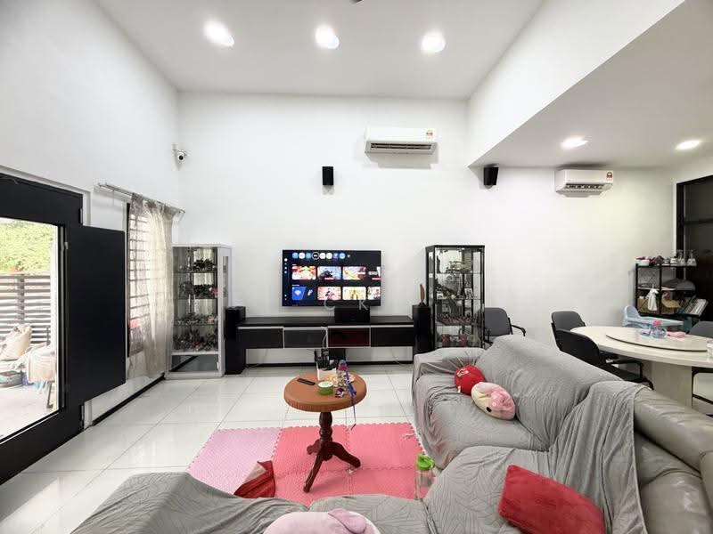2-storey Terraced House for Sale in Bandar Kinrara Seksyen 8 (Bandar Kinrara) - CK Yee - Living Room - PropertyGuru.com.my