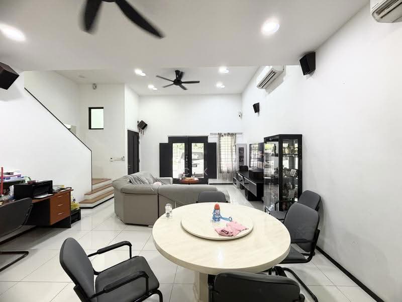2-storey Terraced House for Sale in Bandar Kinrara Seksyen 8 (Bandar Kinrara) - CK Yee - Living Room - PropertyGuru.com.my
