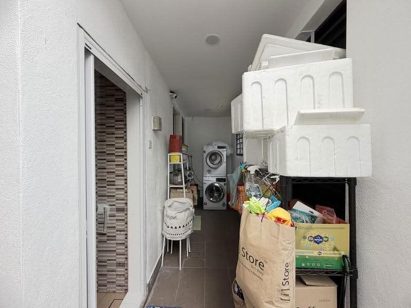 2-storey Terraced House for Sale in Bandar Kinrara Seksyen 8 (Bandar Kinrara) - CK Yee - Corridor - PropertyGuru.com.my