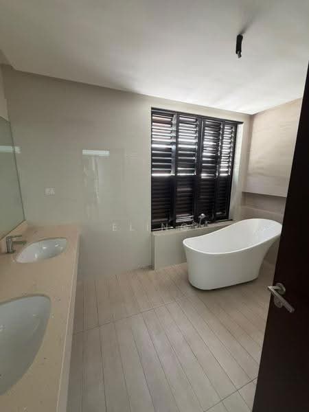 Bungalow House for Sale in Ampang (Selangor) - Eling Loo - Bathroom - PropertyGuru.com.my