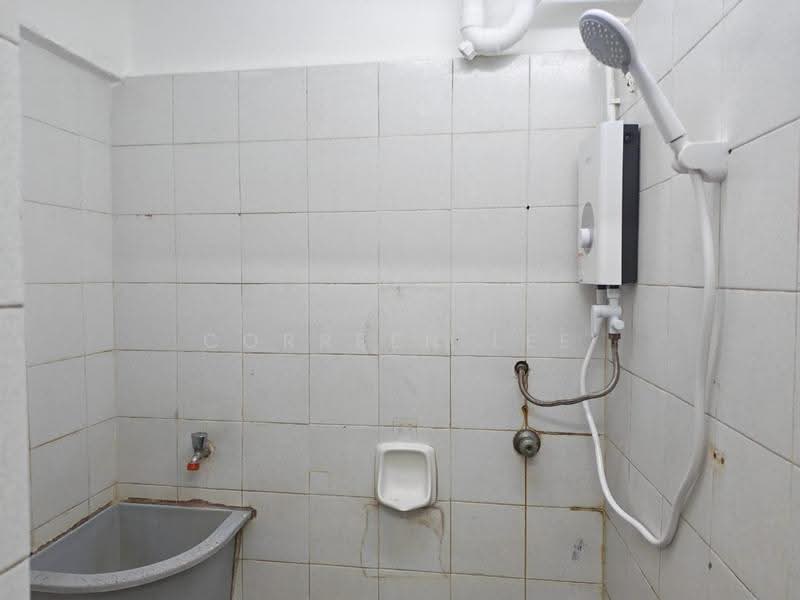 Rumah Flat untuk Disewa di Taman Utama - Correen Lee - Bathroom - PropertyGuru.com.my