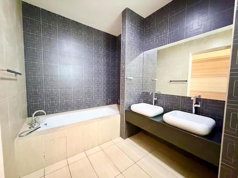 Bungalow House for Rent in East Ledang (Iskandar Puteri (Nusajaya)) - Zephyr Khoo - Bathroom - PropertyGuru.com.my