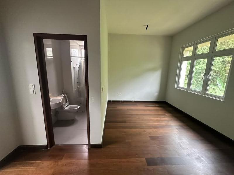 Bungalow House for Sale in Ampang (Selangor) - Eling Loo - Bathroom - PropertyGuru.com.my