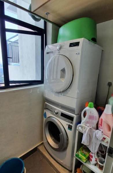 Kediaman Servis untuk Dijual di Avantas Residences - Jessica Lim - Balcony - PropertyGuru.com.my