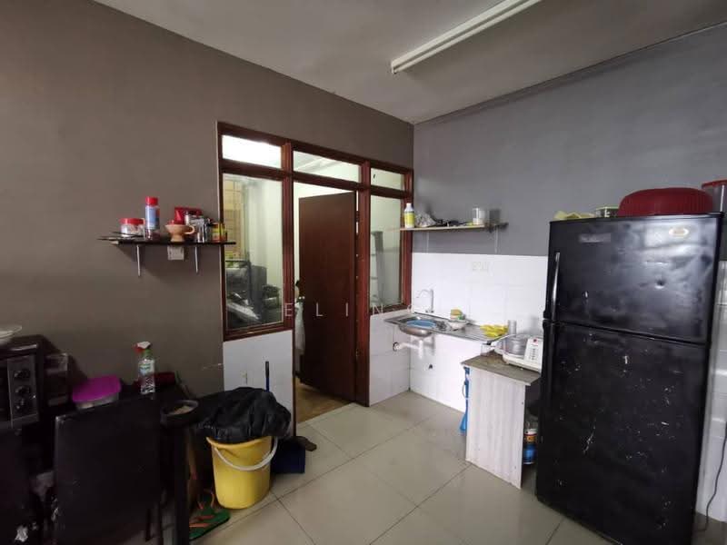 Kondominium untuk Dijual di Platinum Lake PV 15 - Eling Loo - Kitchen - PropertyGuru.com.my