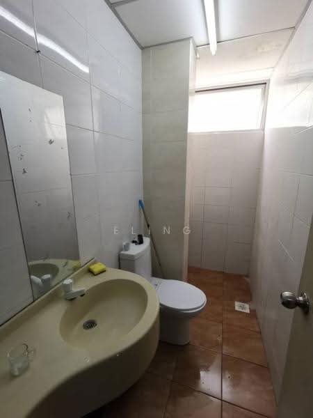 Kondominium untuk Dijual di Platinum Lake PV 15 - Eling Loo - Bathroom - PropertyGuru.com.my