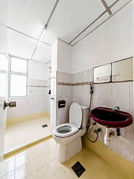 Kondominium untuk Dijual di Kelana D'Putera - Muz Hafiz - Bathroom - PropertyGuru.com.my