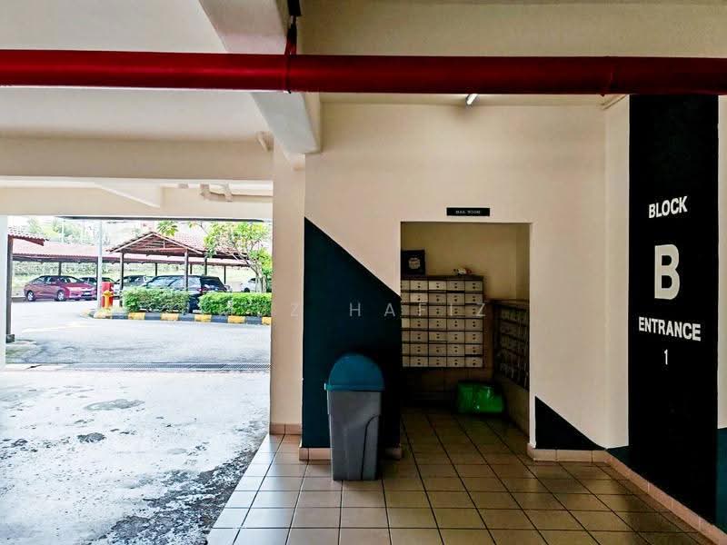 Kondominium untuk Dijual di Kelana D'Putera - Muz Hafiz - Entrance - PropertyGuru.com.my