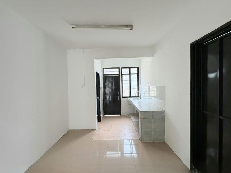 Rumah Teres 2-Tingkat untuk Dijual di Taman Sri Pulai Perdana (Skudai) - Daniel Yong - Kitchen - PropertyGuru.com.my