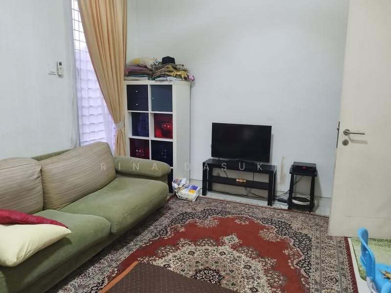 2-storey Terraced House for Sale in Alam Impian (Shah Alam) - Rina Dasuki - Living Room - PropertyGuru.com.my